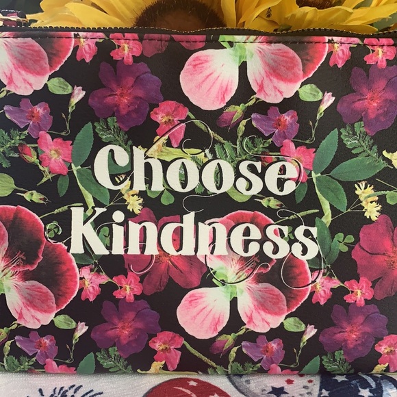 New Betsey Johnson CHOOSE KINDNESS Floral Pouch Wristlet - Picture 2 of 15
